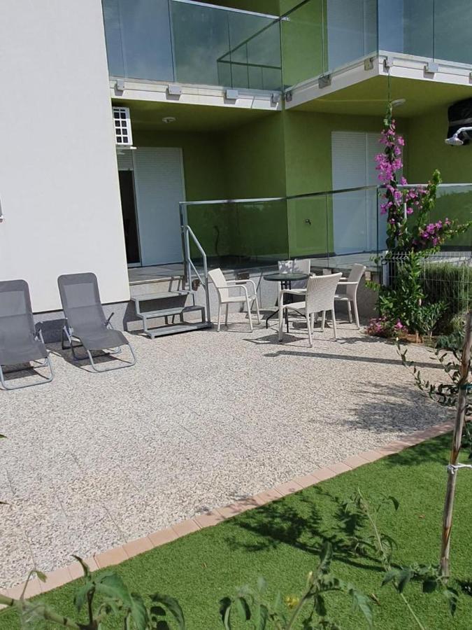 Apartmani Matko Nin Exterior foto